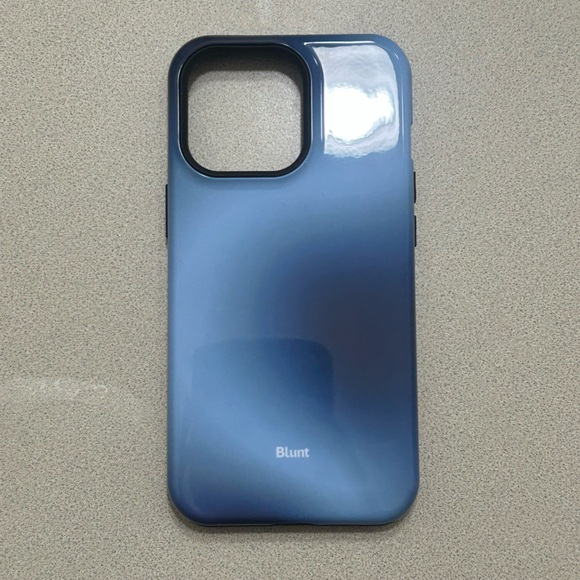 NWT Oceana Blunt iPhone 13 Pro Case - Picture 1 of 3